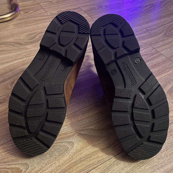 Brand new blundstone boots waxed suede rich tobacco. Women’s size 8 - Picture 3 of 12